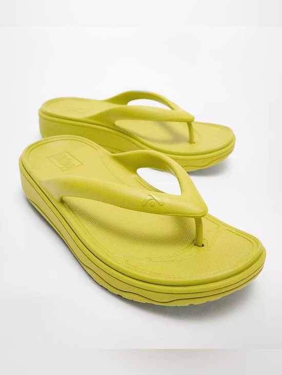 Fitflop Shoes - FITFLOP RELIEFF Metallic Recovery Toe-Post lemongrass Sandals Size 8